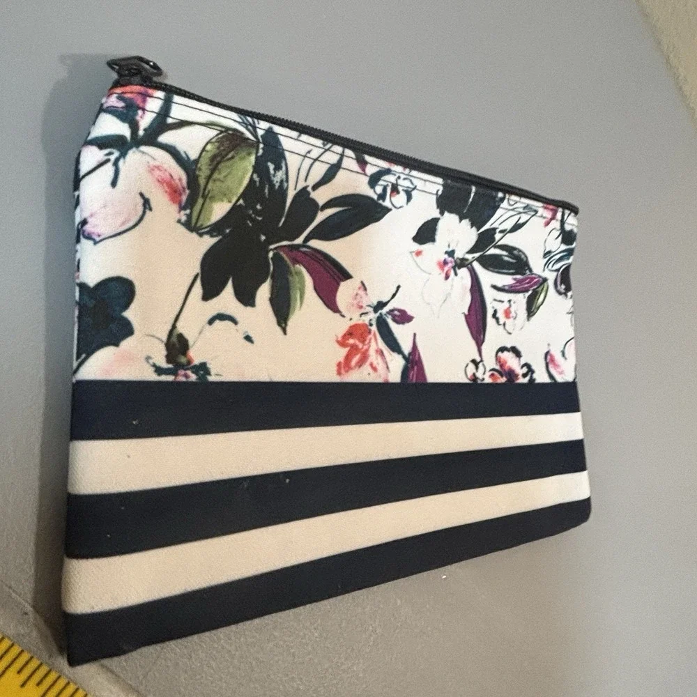 Avon True Color Cosmetic Makeup Bag Floral Stripe Zip Roomy Clean Travel Bag